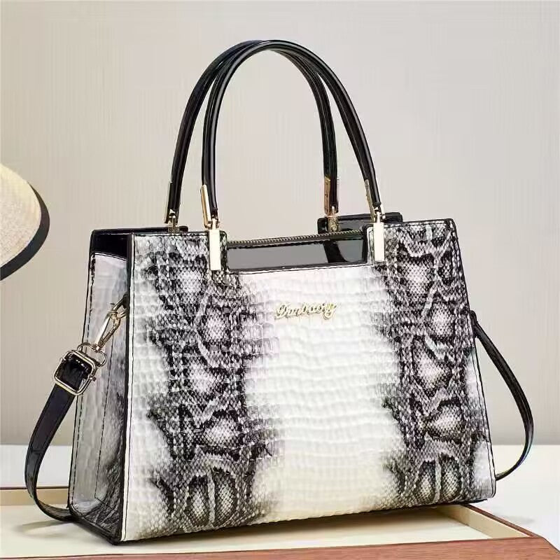 Women's Vegan Leather Crossbody Messenger Bag for Work & Travel Secondary image